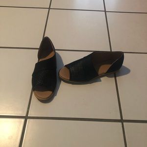 Black cut out flats sz6